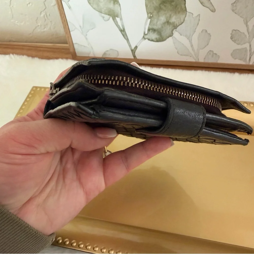 Bottega Veneta Black Intrecciato Leather Wallet - Picture 11 of 16